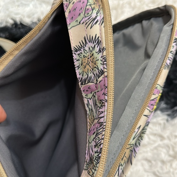 The North Face Berkeley Floral Field Bag, Mineral Purple Cactus - Picture 8 of 10